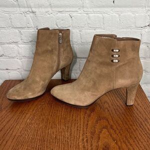 Anne Klein Aksondra Taupe leather suede 3” heeled ankle booties iflex